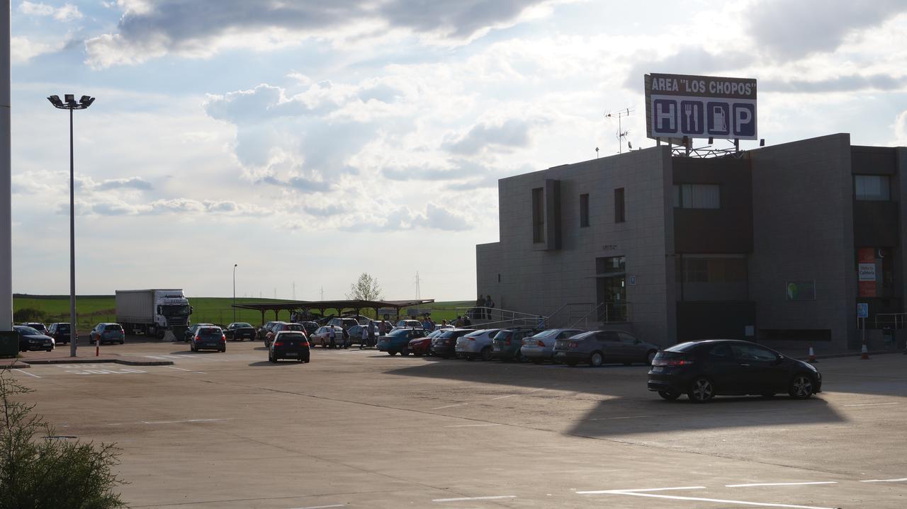 Hotel Area De Servicio Los Chopos Villaherreros Zewnętrze zdjęcie